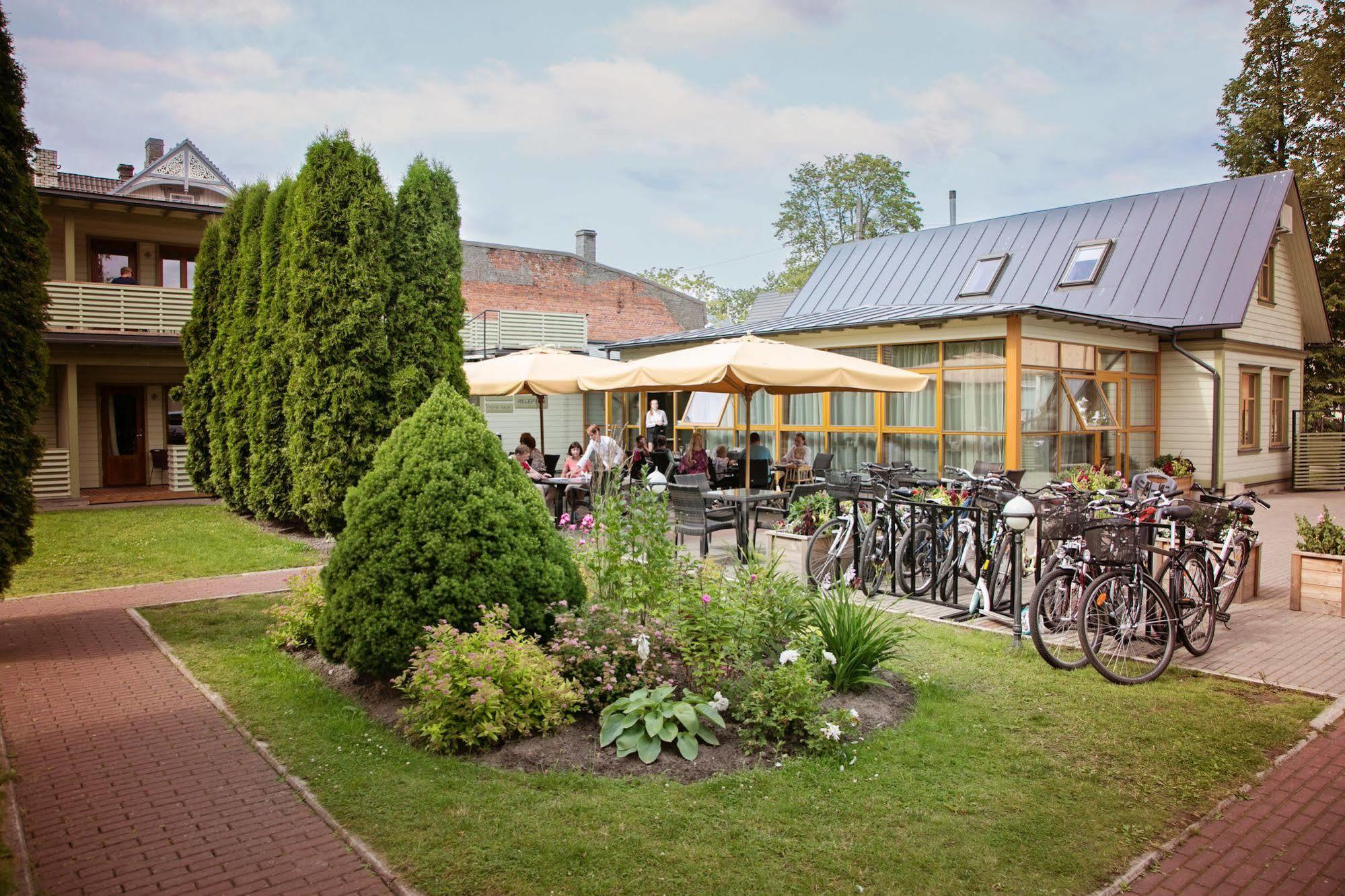 Kurgo Villa Self Check-In Hotel 3* Pärnu