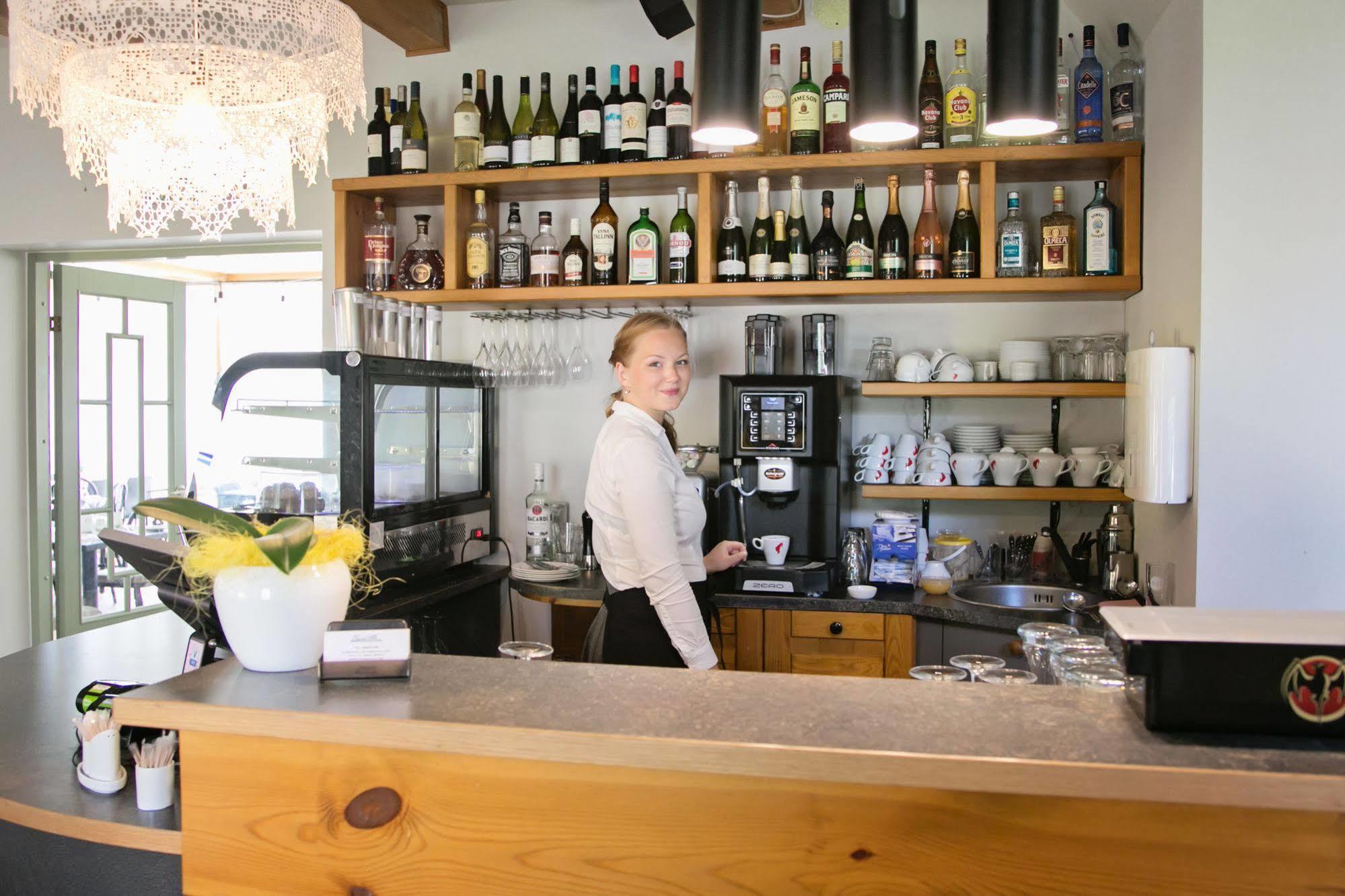 Kurgo Villa Self Check-In Hotel 3* Pärnu